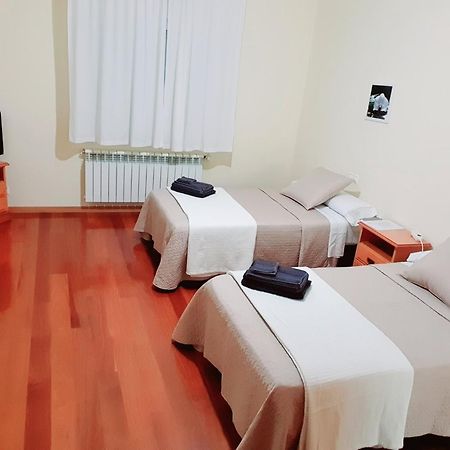 Hotel Estrella Do Camino Caldas De Reis Zimmer foto